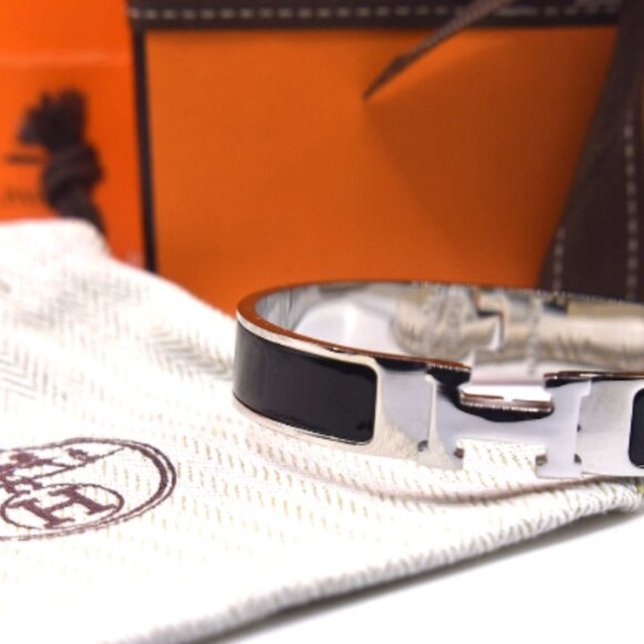 New Hermes Clic H Black Enamel Silver Bracelet, Box, Shop Bag, Pouch, Cert. Card - Picture 3 of 5